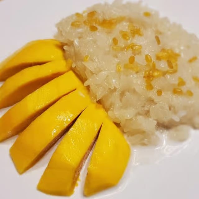 Mango & Sticky Rice (Seasonal).